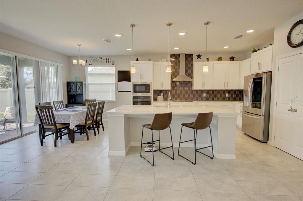 Image 11 of property listing at 2591 CEDAR SHAKE COURT, Oviedo, FL 32765