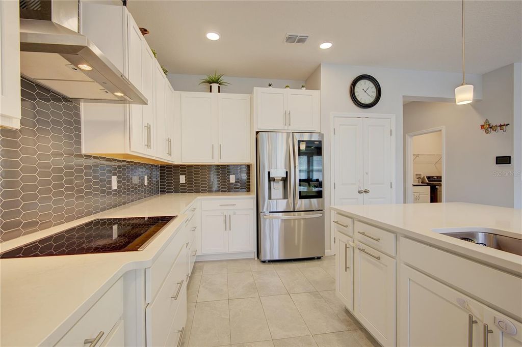 Image 12 of property listing at 2591 CEDAR SHAKE COURT, Oviedo, FL 32765