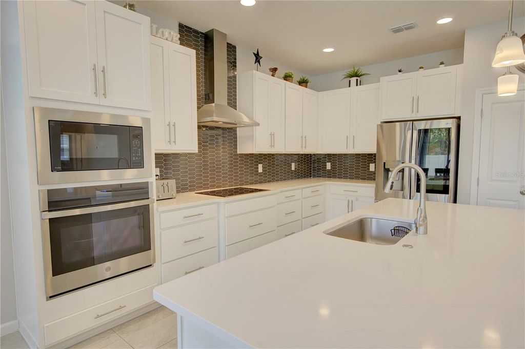 Image 13 of property listing at 2591 CEDAR SHAKE COURT, Oviedo, FL 32765