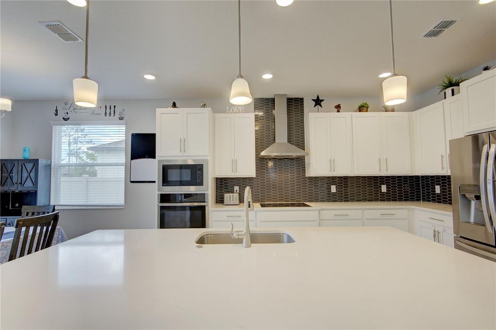 Image 14 of property listing at 2591 CEDAR SHAKE COURT, Oviedo, FL 32765