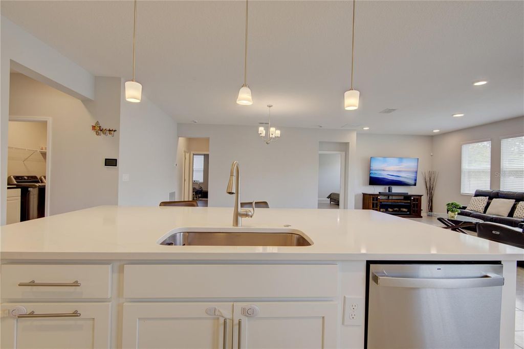 Image 15 of property listing at 2591 CEDAR SHAKE COURT, Oviedo, FL 32765