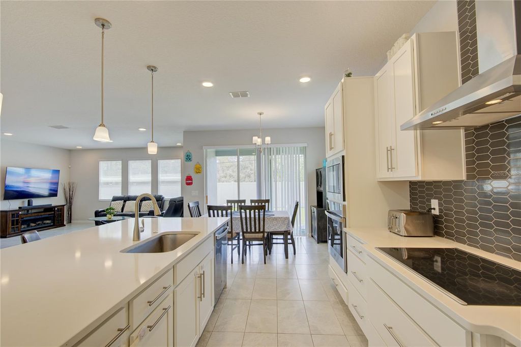 Image 16 of property listing at 2591 CEDAR SHAKE COURT, Oviedo, FL 32765