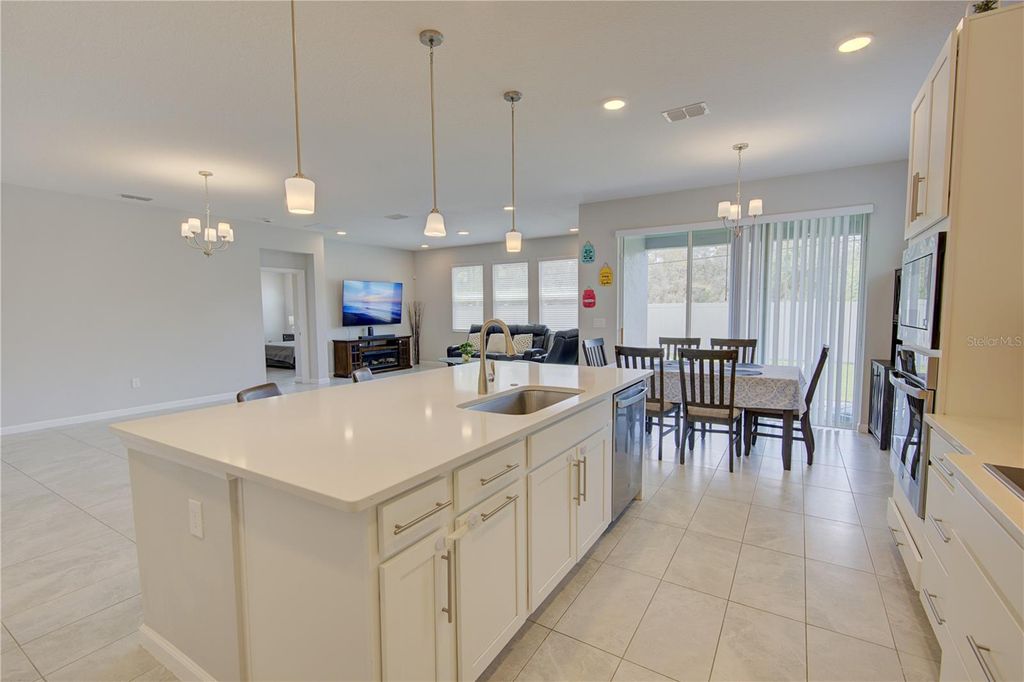 Image 17 of property listing at 2591 CEDAR SHAKE COURT, Oviedo, FL 32765