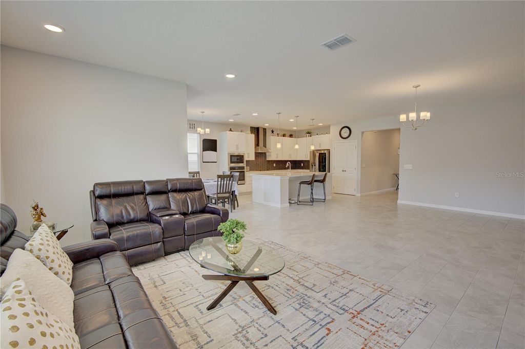 Image 19 of property listing at 2591 CEDAR SHAKE COURT, Oviedo, FL 32765