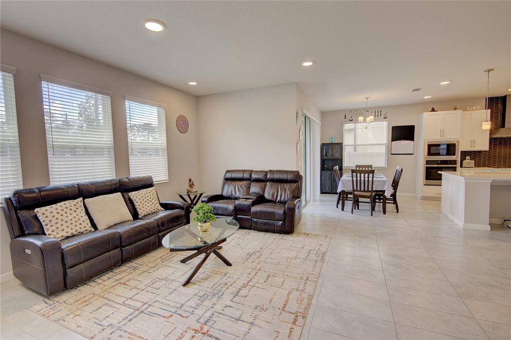 Image 20 of property listing at 2591 CEDAR SHAKE COURT, Oviedo, FL 32765