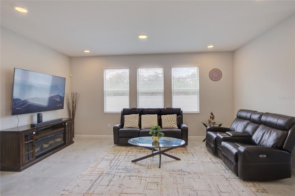 Image 21 of property listing at 2591 CEDAR SHAKE COURT, Oviedo, FL 32765