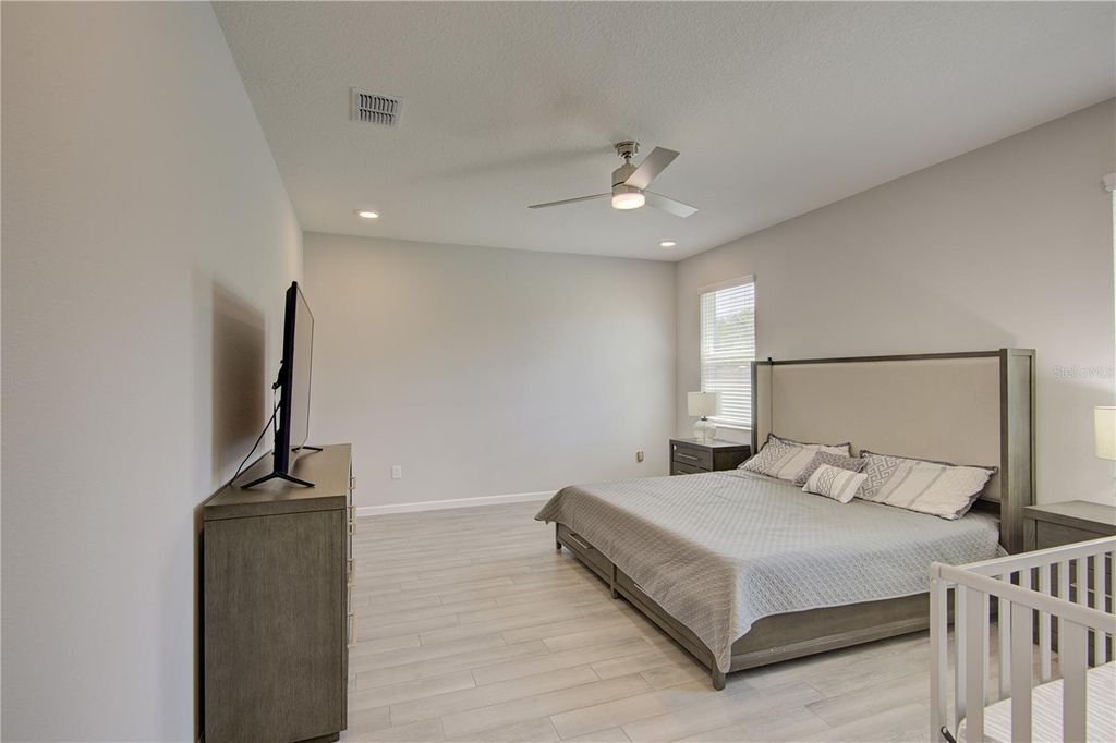 Image 23 of property listing at 2591 CEDAR SHAKE COURT, Oviedo, FL 32765