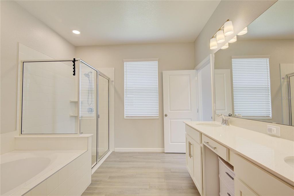 Image 25 of property listing at 2591 CEDAR SHAKE COURT, Oviedo, FL 32765