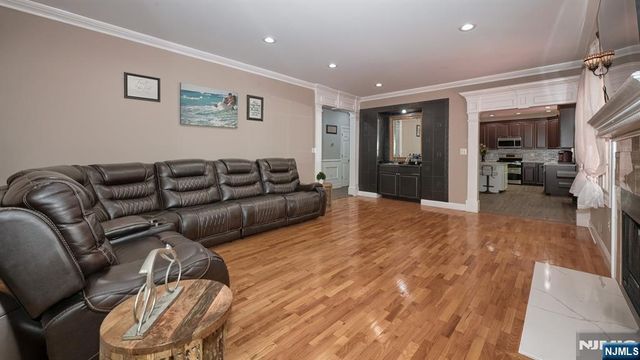 26 Stonehedge Drive, Hardyston, NJ 07460