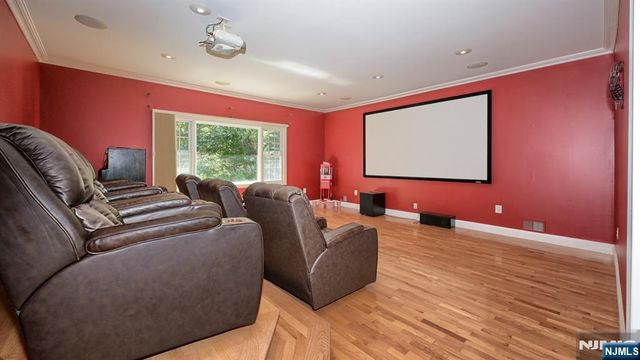 26 Stonehedge Drive, Hardyston, NJ 07460