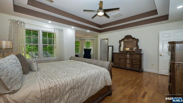 26 Stonehedge Drive, Hardyston, NJ 07460
