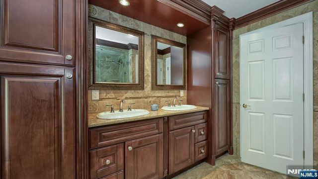 26 Stonehedge Drive, Hardyston, NJ 07460