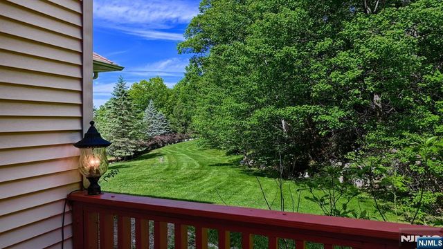 26 Stonehedge Drive, Hardyston, NJ 07460