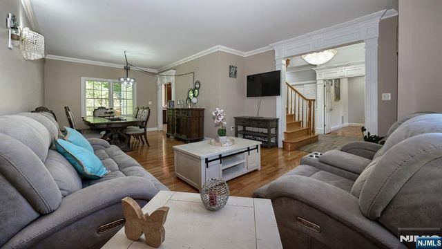 26 Stonehedge Drive, Hardyston, NJ 07460