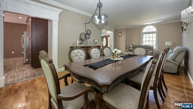 26 Stonehedge Drive, Hardyston, NJ 07460