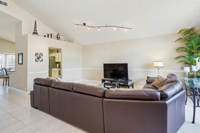 15182 Oak Chase Court, Wellington, FL 33414