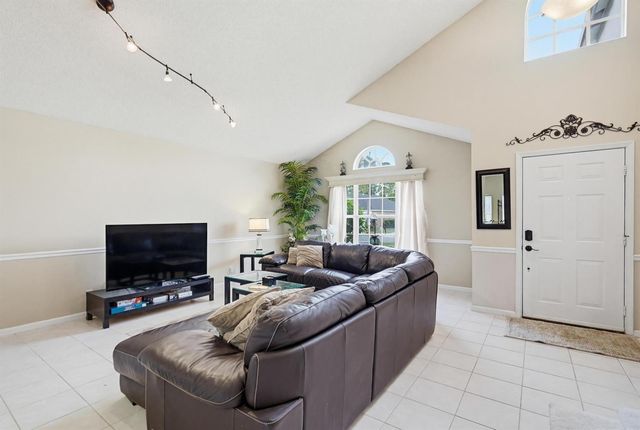15182 Oak Chase Court, Wellington, FL 33414