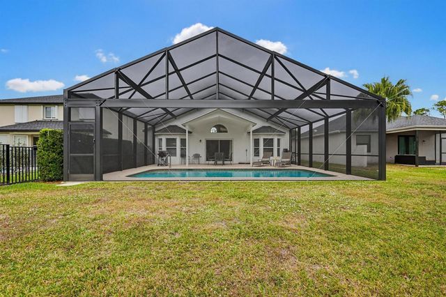 15182 Oak Chase Court, Wellington, FL 33414