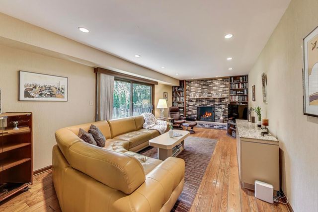 645 Ridge Road, Highland Park, IL 60035