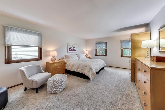 645 Ridge Road, Highland Park, IL 60035