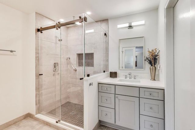 645 Ridge Road, Highland Park, IL 60035