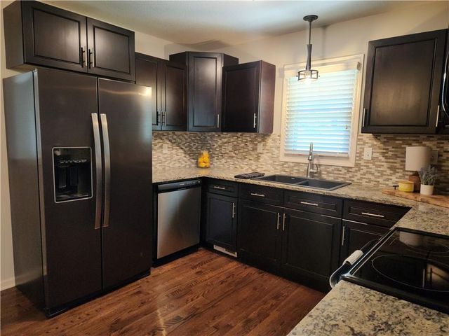 3219 S Vest Avenue, Independence, MO 64055