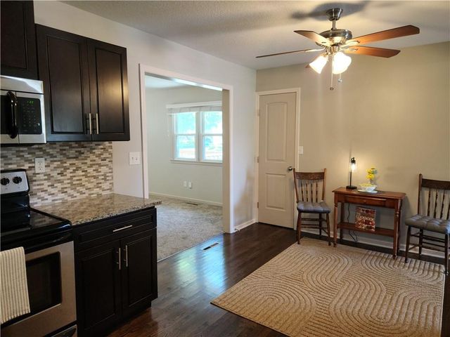 3219 S Vest Avenue, Independence, MO 64055