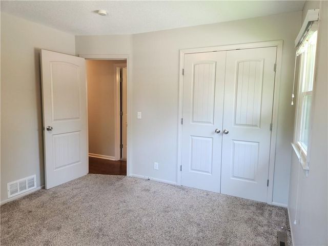 3219 S Vest Avenue, Independence, MO 64055