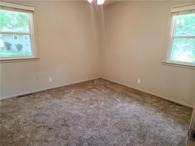 3219 S Vest Avenue, Independence, MO 64055