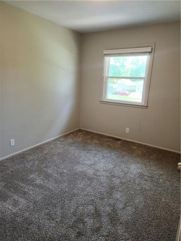 3219 S Vest Avenue, Independence, MO 64055