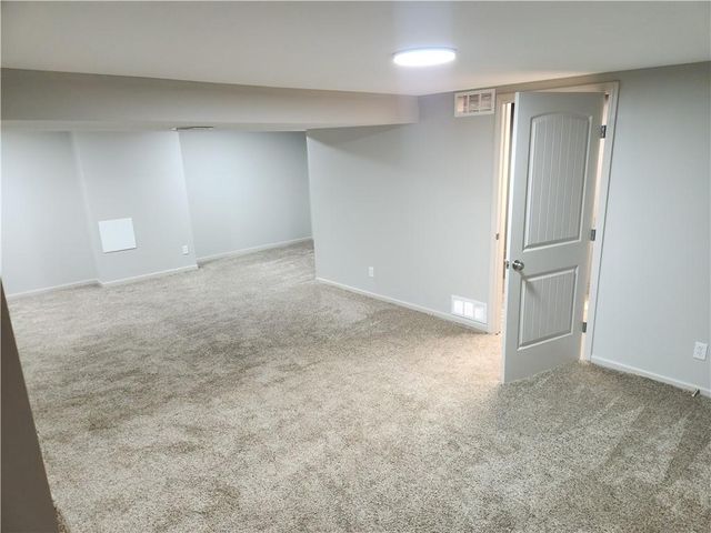 3219 S Vest Avenue, Independence, MO 64055