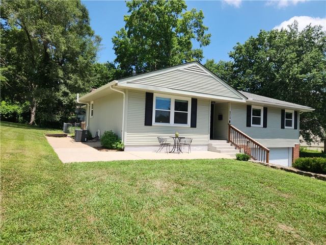 3219 S Vest Avenue, Independence, MO 64055