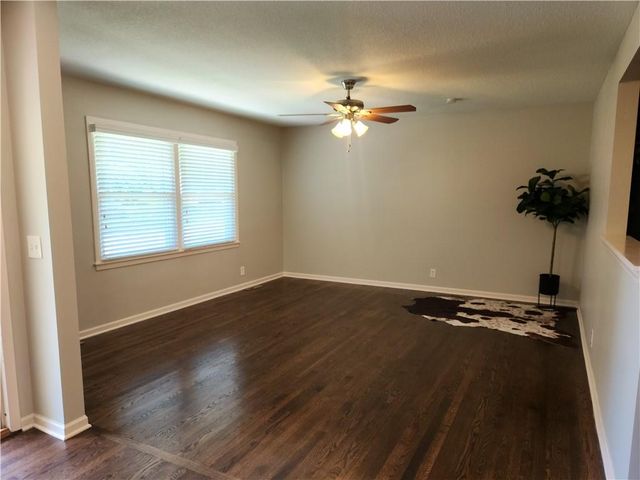 3219 S Vest Avenue, Independence, MO 64055