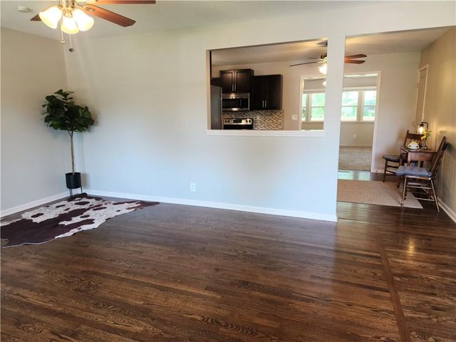 3219 S Vest Avenue, Independence, MO 64055