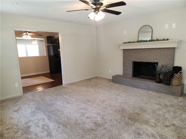 3219 S Vest Avenue, Independence, MO 64055