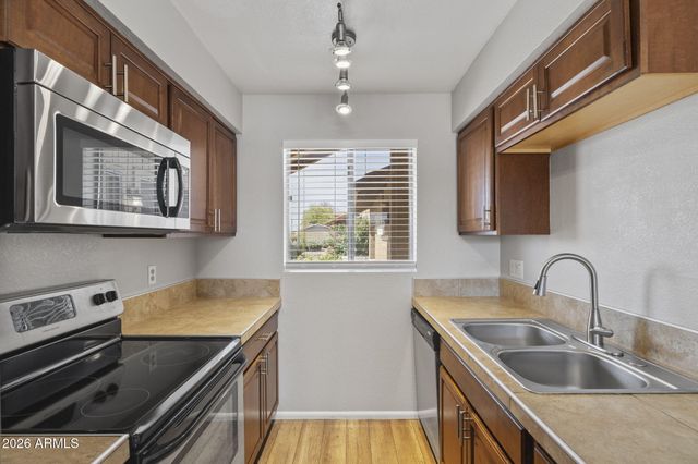 20420 N 6TH Drive 8, Phoenix, AZ 85027