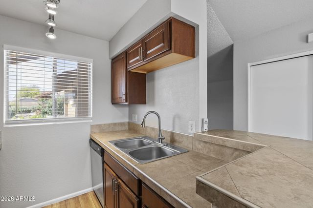 20420 N 6TH Drive 8, Phoenix, AZ 85027