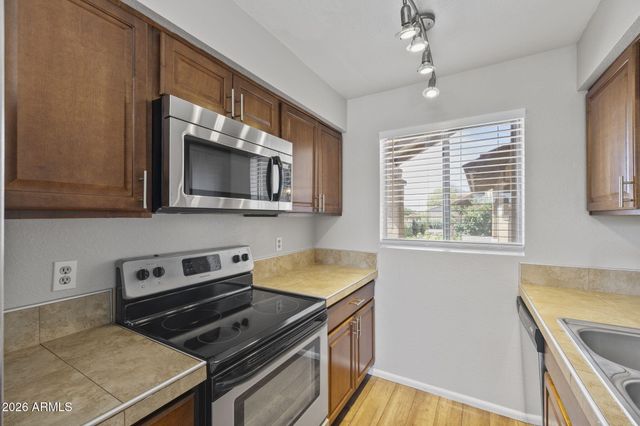 20420 N 6TH Drive 8, Phoenix, AZ 85027