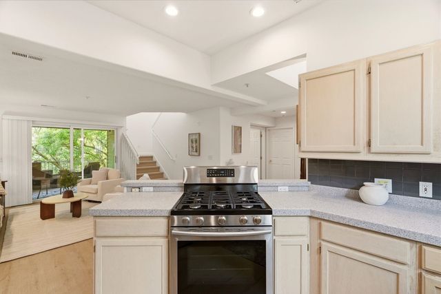 639 N Riverpoint Blvd, Spokane, WA 99202