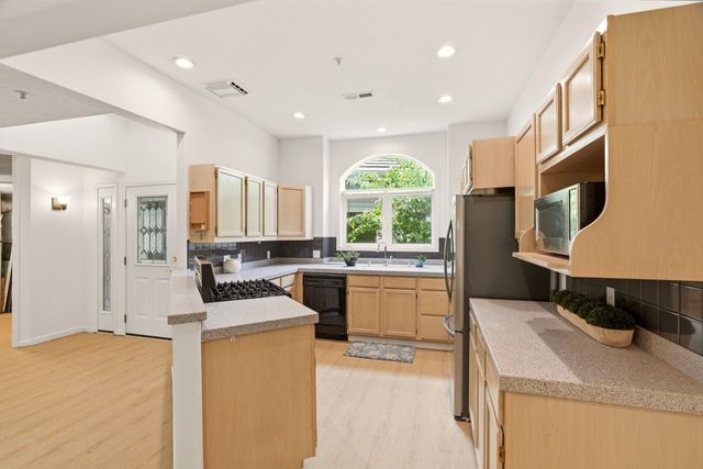 639 N Riverpoint Blvd, Spokane, WA 99202