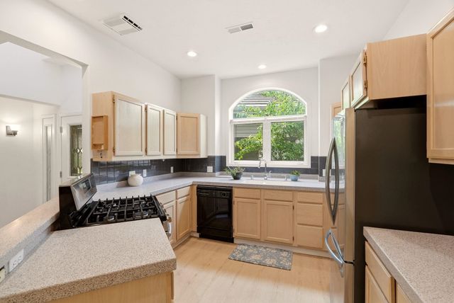 639 N Riverpoint Blvd, Spokane, WA 99202