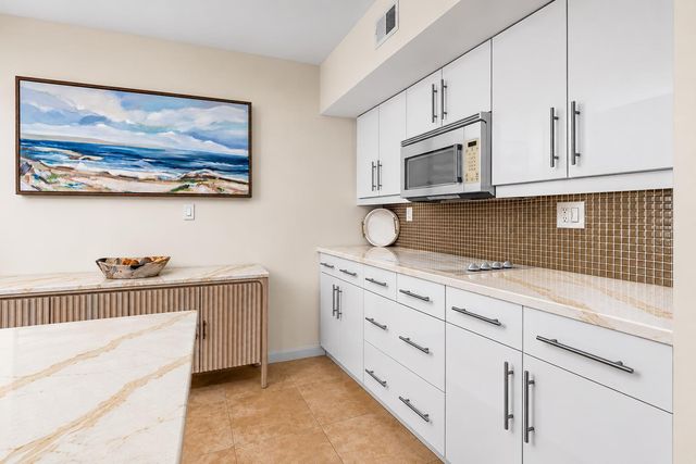 3200 NE 36th Street 806, Fort Lauderdale, FL 33308
