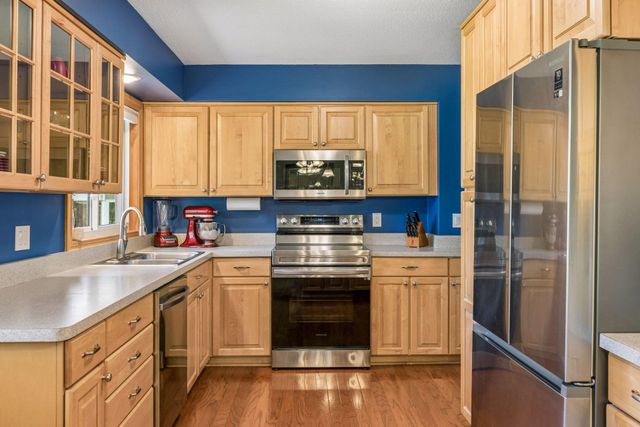 8116 28th Avenue N, New Hope, MN 55427