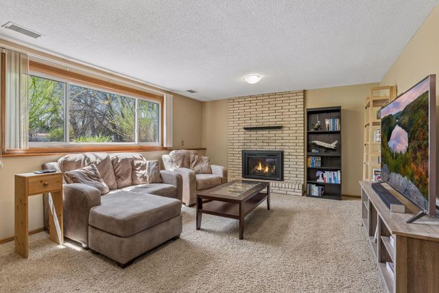 8116 28th Avenue N, New Hope, MN 55427