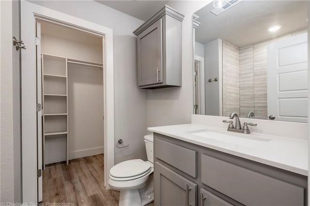 1510 N Gregg Avenue, Fayetteville, AR 72703