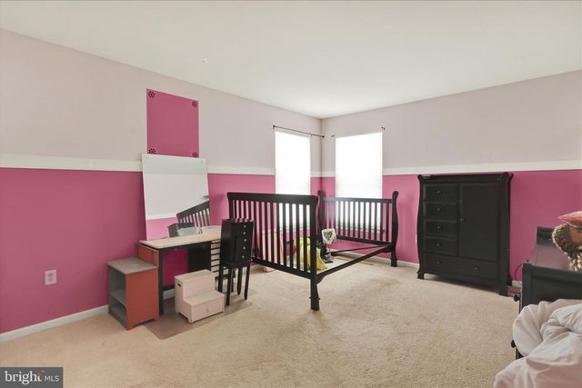 10 AUSTIN DR, Robesonia, PA 19551