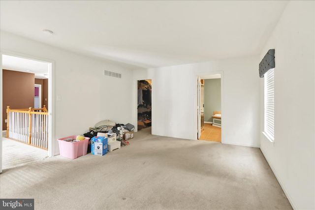 10 AUSTIN DR, Robesonia, PA 19551