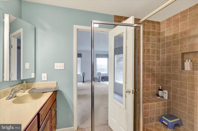 10 AUSTIN DR, Robesonia, PA 19551