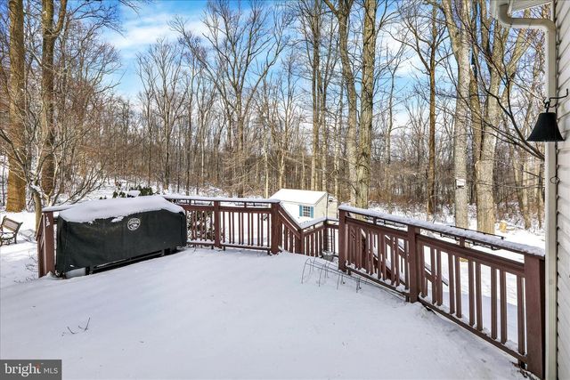 10 AUSTIN DR, Robesonia, PA 19551