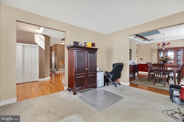 10 AUSTIN DR, Robesonia, PA 19551